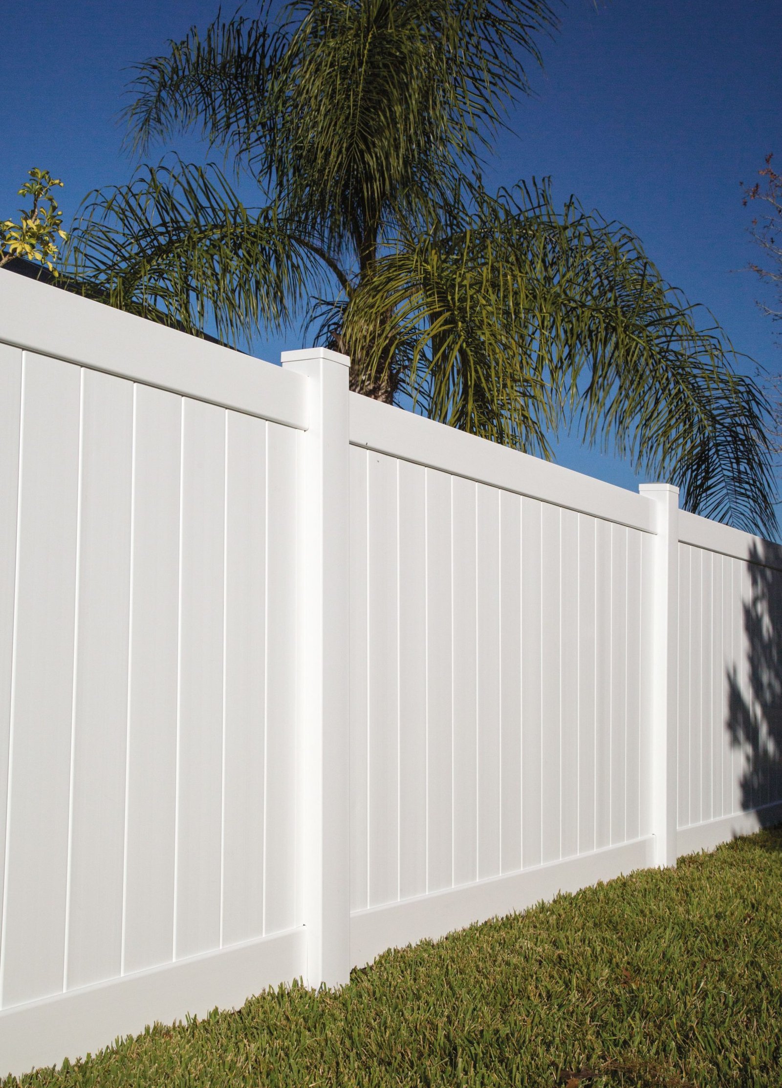 Vinyl privacy fence detail
